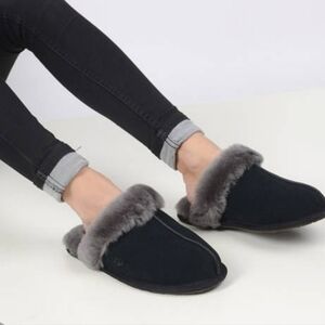 🌸 UGG | Scufette Suede and‎ Sherpa Slippers size 6.5
